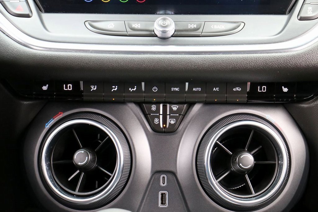 Used 2025 Chevrolet Blazer LT image 28