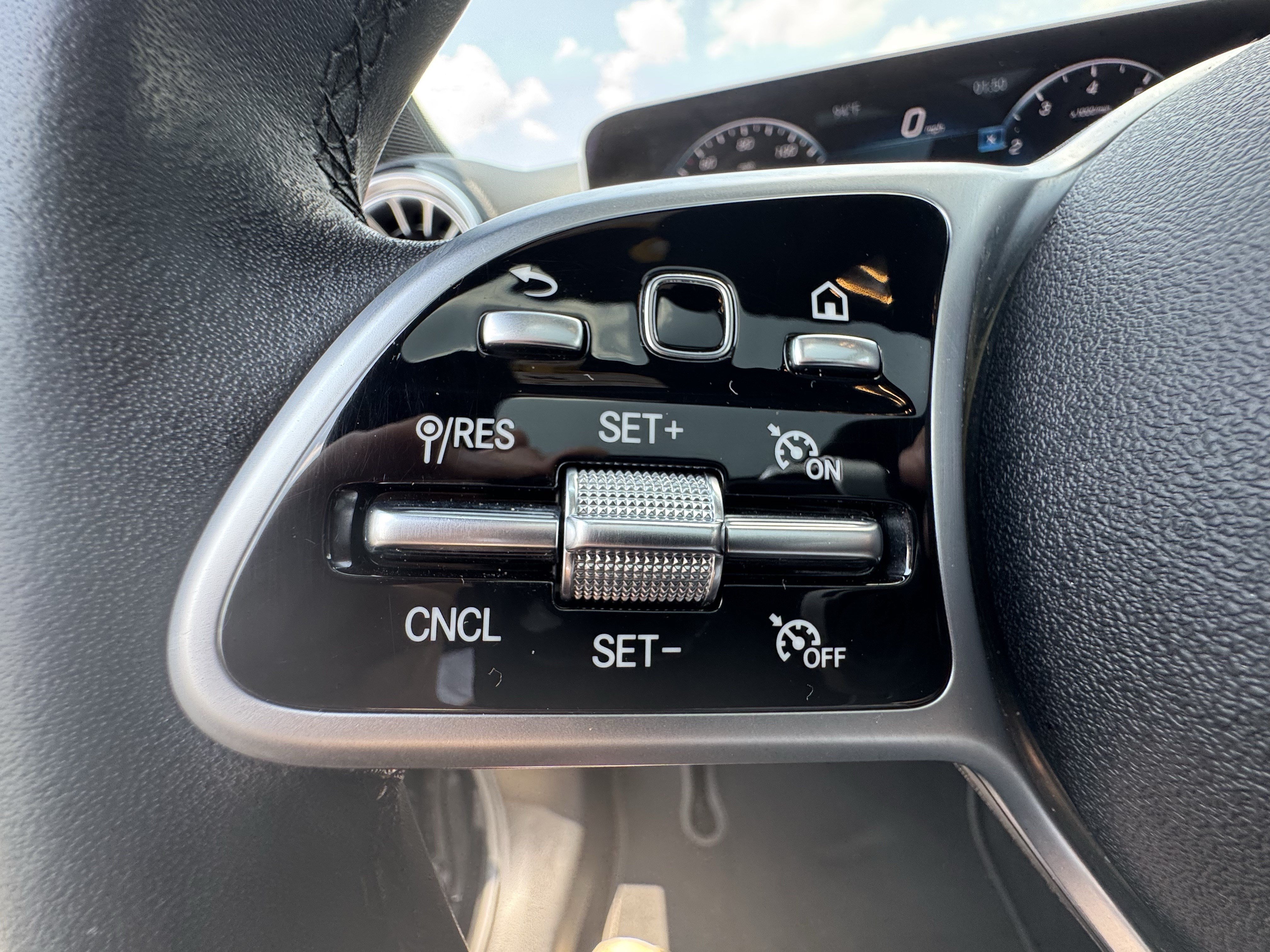 Used 2020 Mercedes-Benz GLB 250 4MATIC image 33