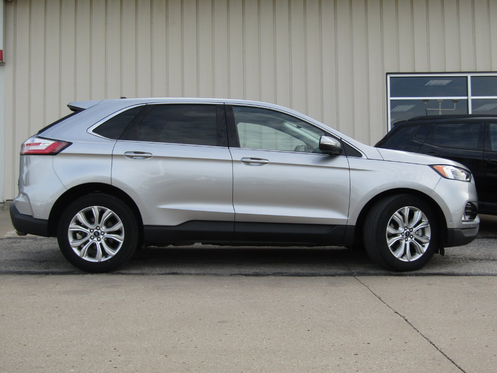 Certified 2020 Ford Edge Titanium w/ Equipment Group 301A AWD/4WD image 2