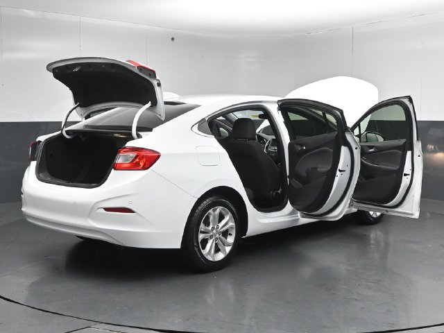 Used 2019 Chevrolet Cruze LT w/ Convenience Package FWD image 54