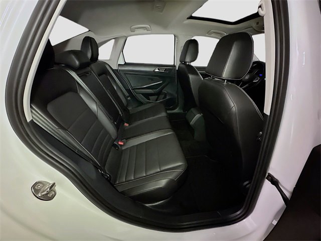 Used 2022 Volkswagen Jetta SE image 21