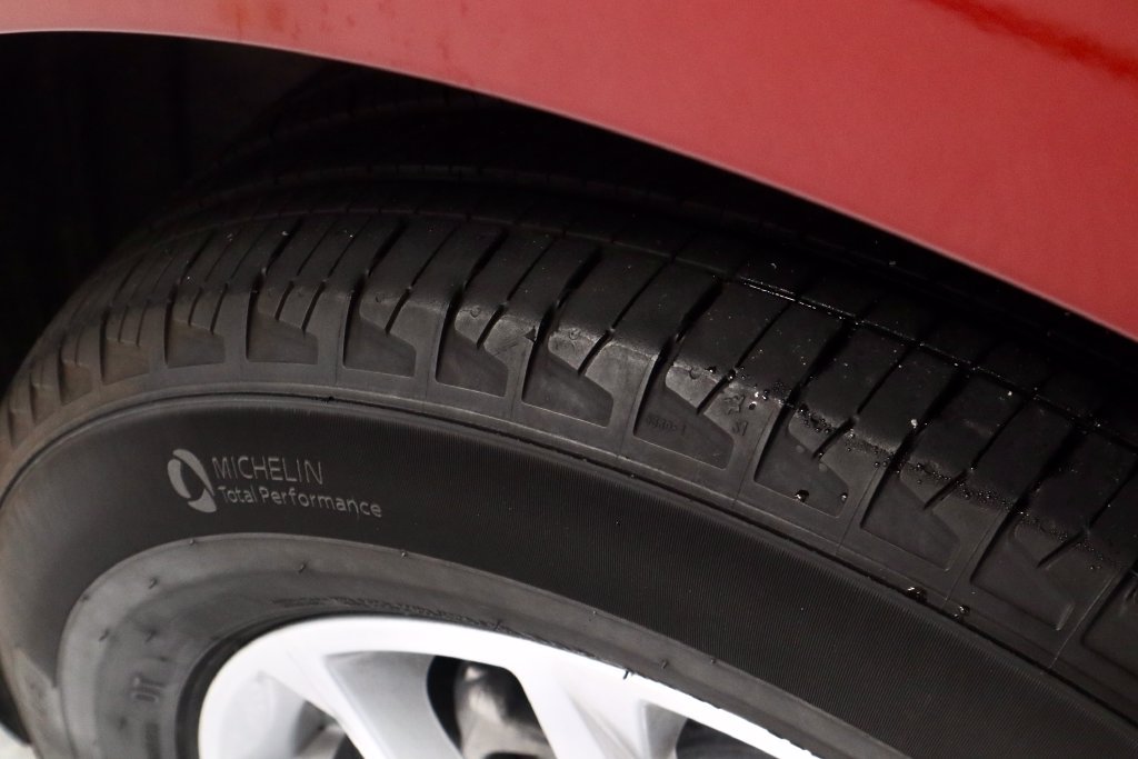 Used 2024 Chevrolet Equinox LT w/ LPO, Floor Liner Package FWD image 19