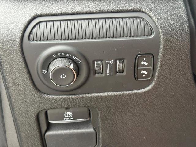 Used 2024 Jeep Wagoneer L Series II w/ Flexible Seating Group AWD/4WD image 22