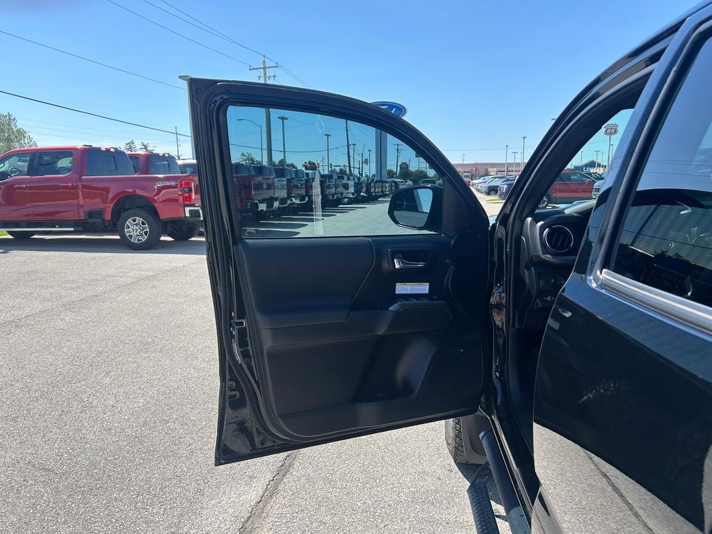 Used 2020 Toyota Tacoma TRD Pro AWD/4WD image 12