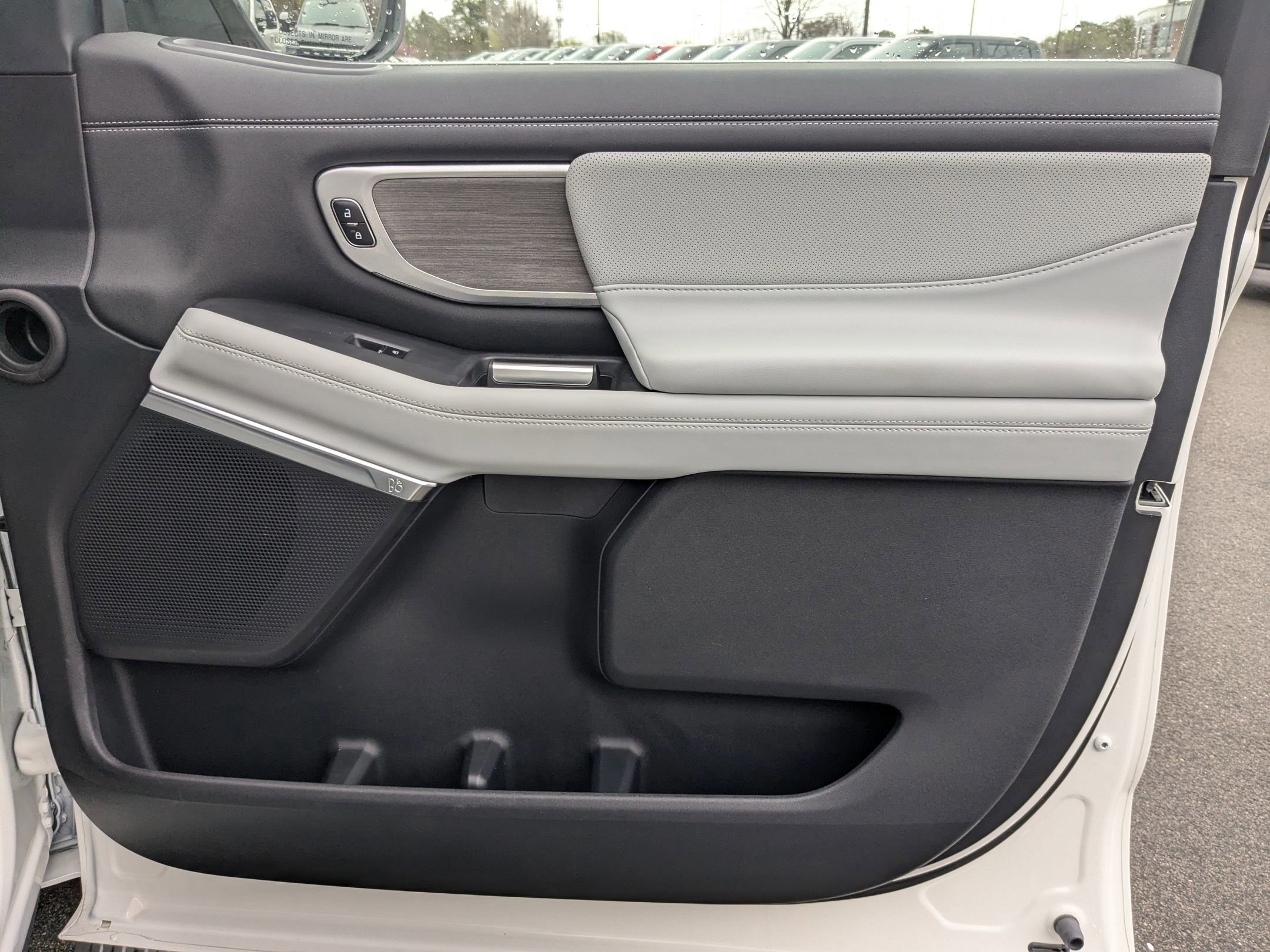 Certified 2025 Ford Expedition Platinum w/ Platinum Ultimate Package image 43