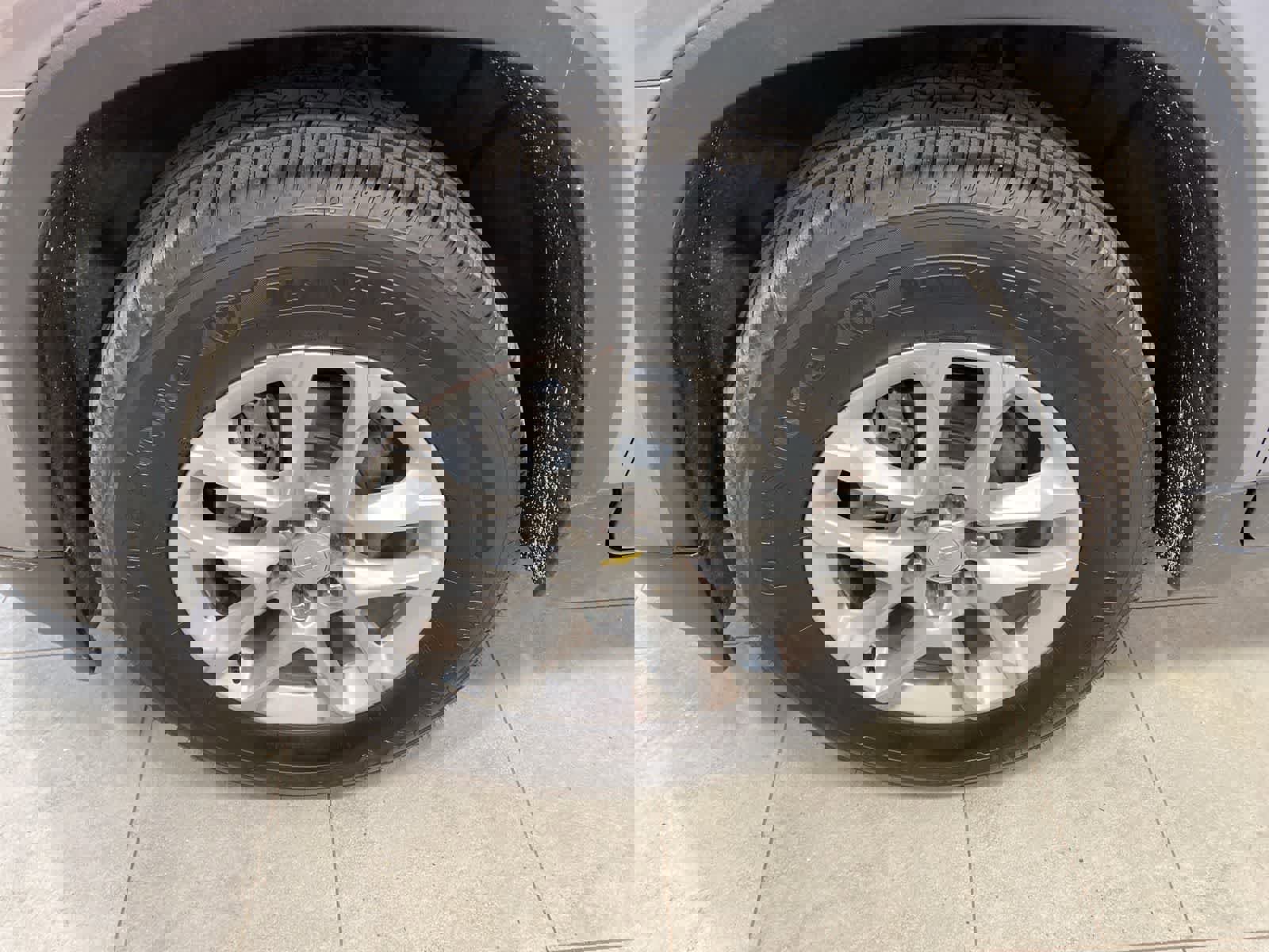 Used 2021 Chevrolet Traverse LS image 9