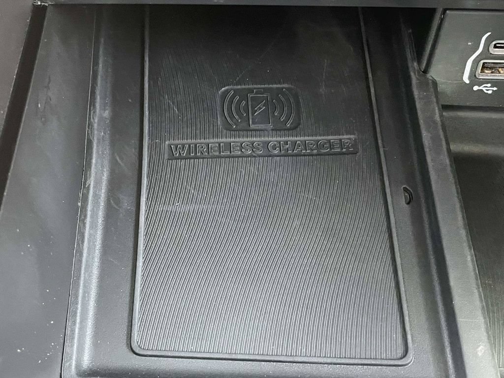 Used 2022 Chrysler Pacifica Limited FWD image 24