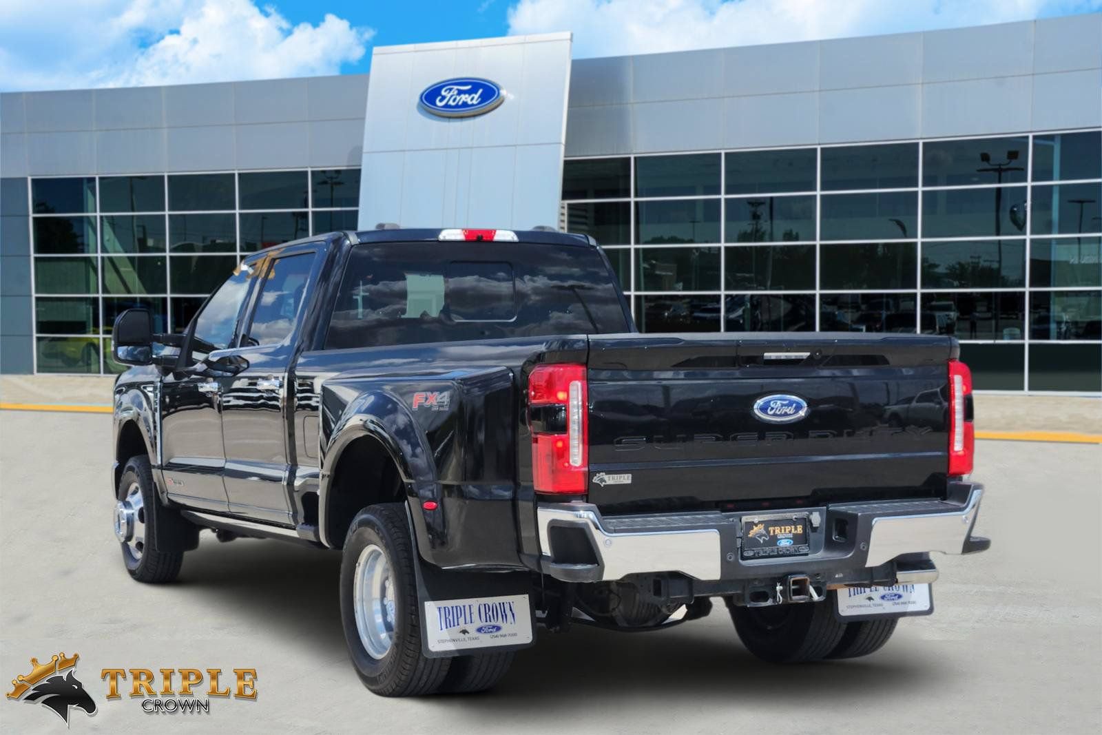 Certified 2024 Ford F350 Lariat w/ Lariat Ultimate Package AWD/4WD image 4