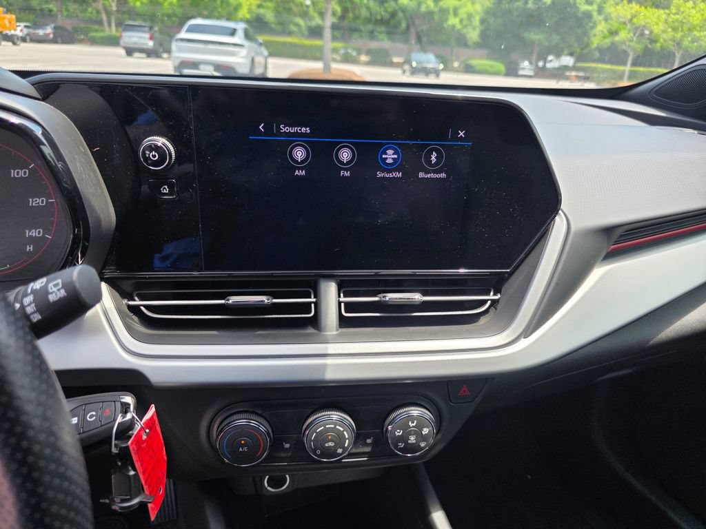 Used 2024 Chevrolet Trax RS FWD image 17