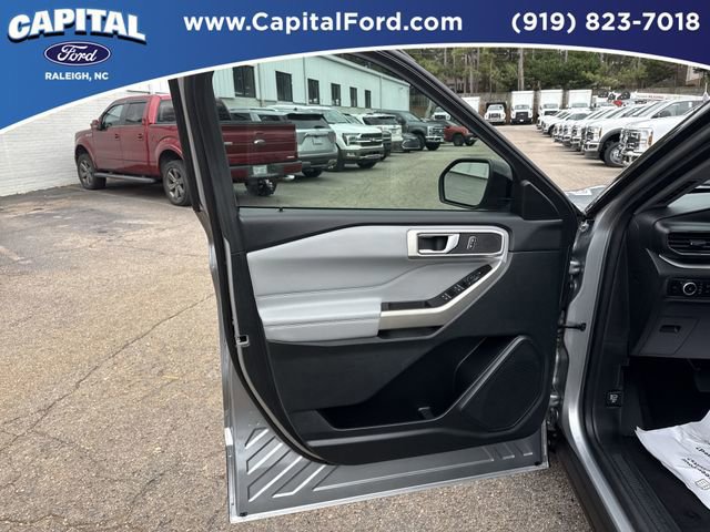 Certified 2023 Ford Explorer XLT w/ Equipment Group 202A image 19