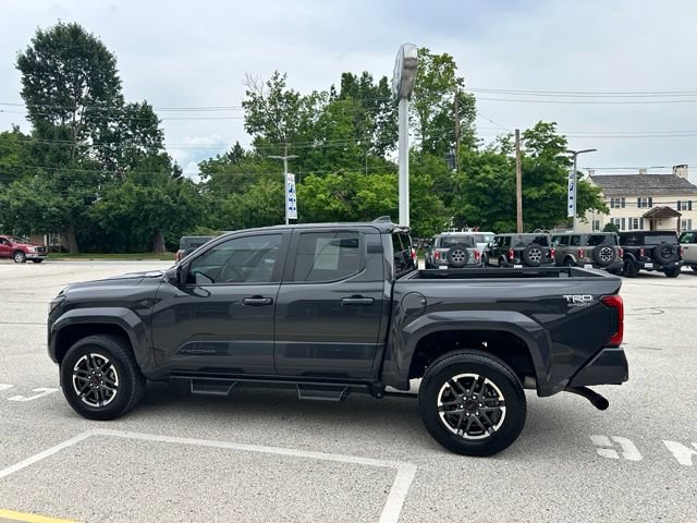 Used 2024 Toyota Tacoma TRD Sport AWD/4WD image 10