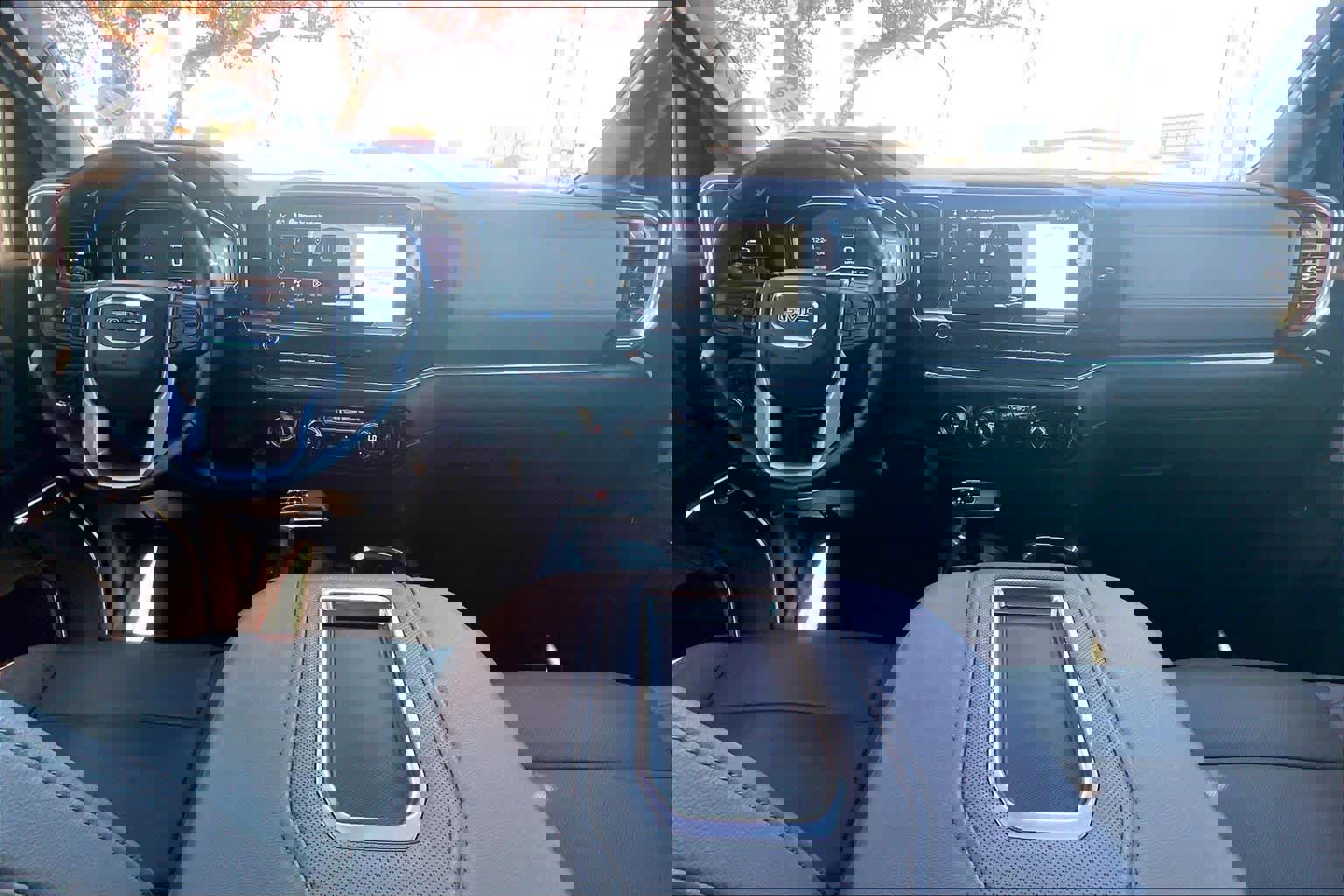 Used 2022 GMC Sierra 1500 SLT w/ SLT Convenience Package image 15