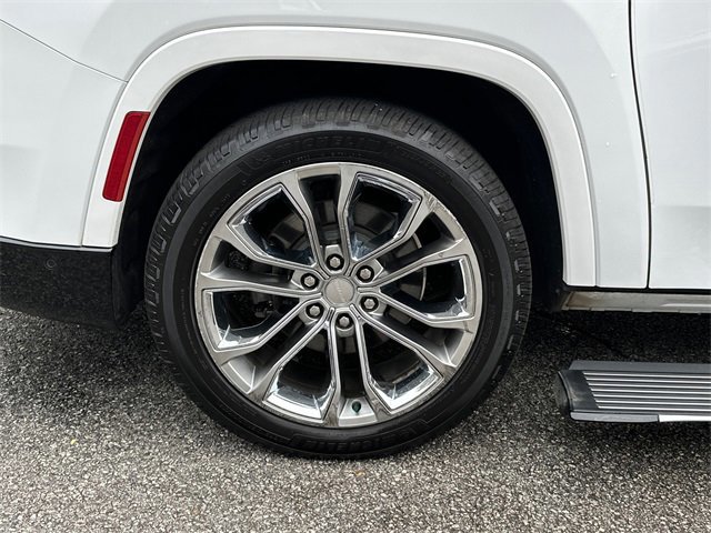 Used 2023 Jeep Grand Wagoneer L Series II w/ Premium Group II image 17