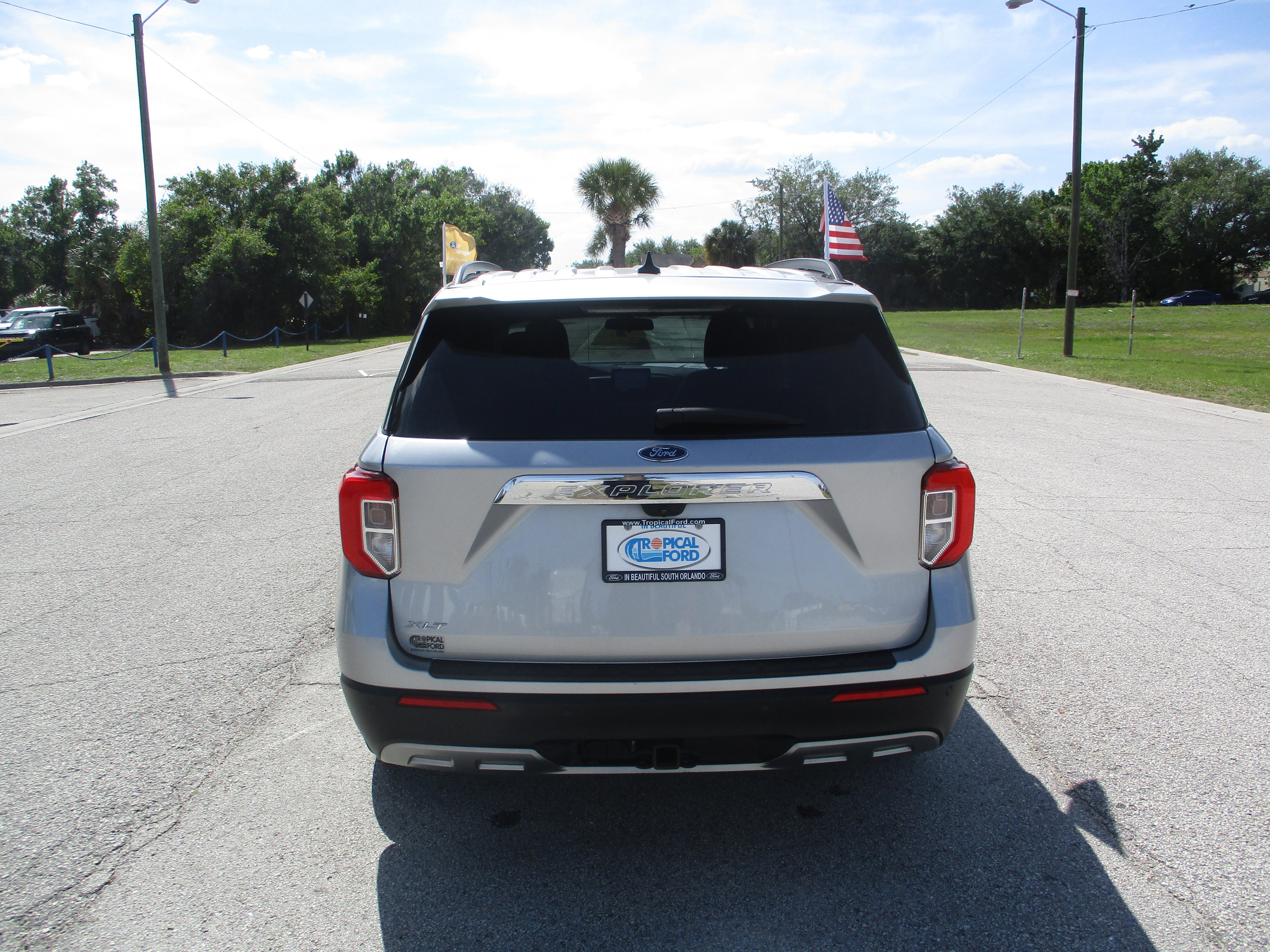 Certified 2022 Ford Explorer XLT w/ Equipment Group 202A image 4