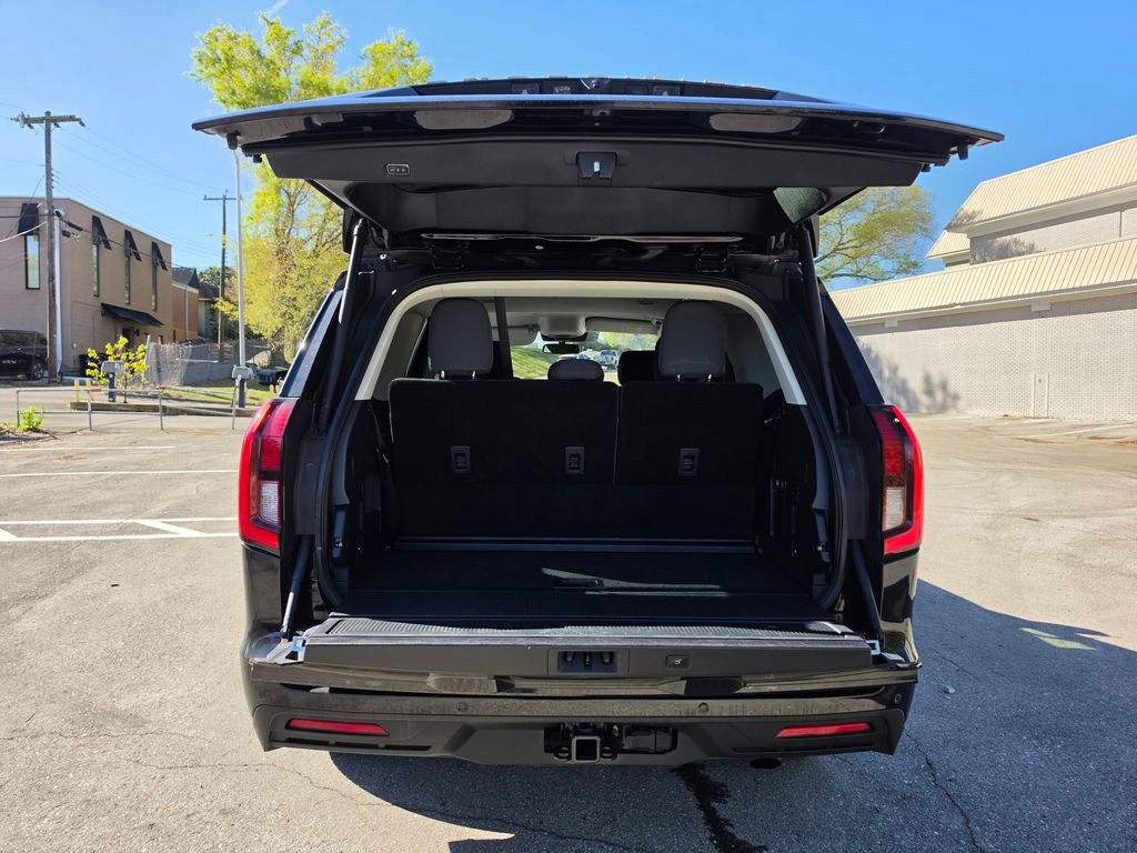 Certified 2025 Ford Expedition Active RWD image 32