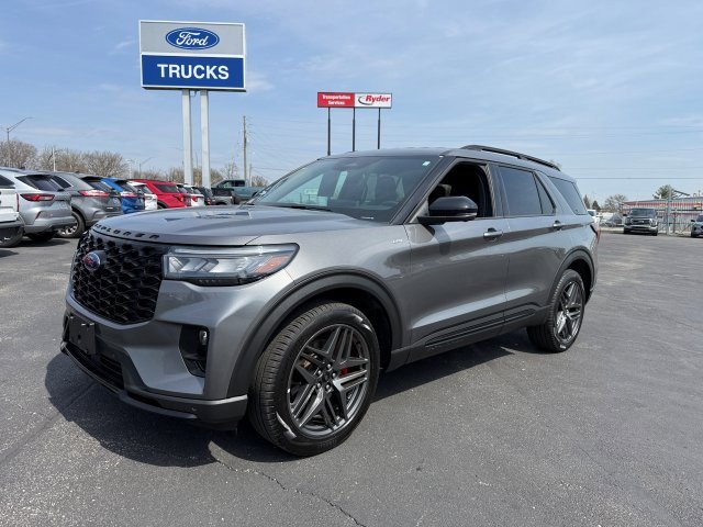 Certified 2025 Ford Explorer ST-Line w/ ST-Line Street Pack AWD/4WD image 5