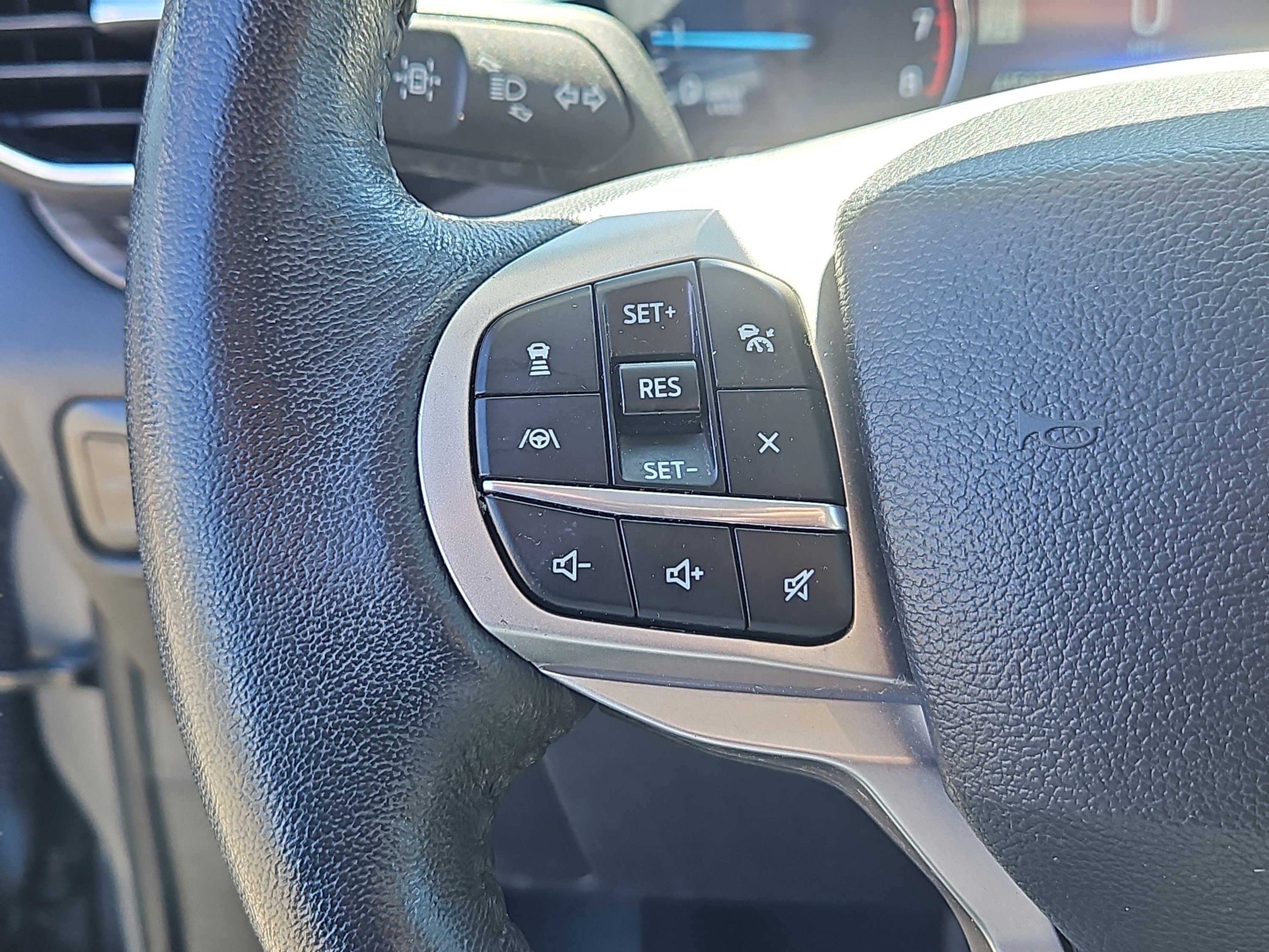 Certified 2022 Ford Explorer Limited w/ Limited Technology Package AWD/4WD image 20