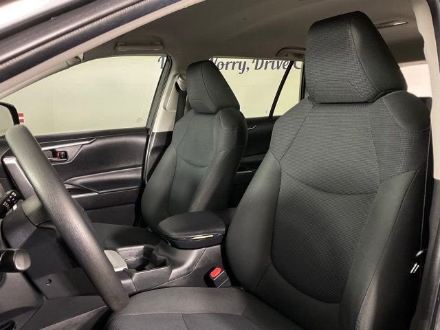 Used 2020 Toyota RAV4 LE image 13