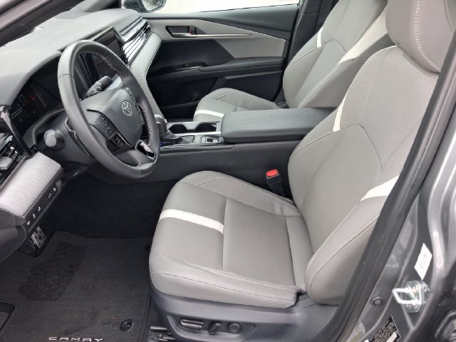 Used 2026 Toyota Camry SE FWD image 12