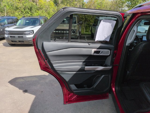 Certified 2023 Ford Explorer Limited AWD/4WD image 23