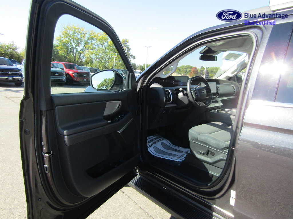 Certified 2025 Ford Expedition Active AWD/4WD image 26