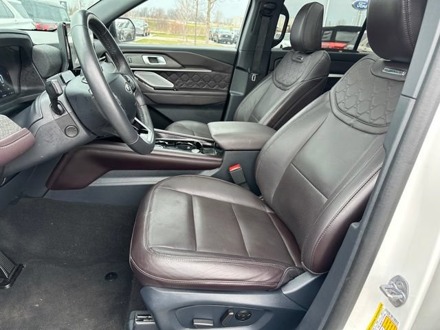 Certified 2025 Ford Explorer Platinum w/ Ultimate Package AWD/4WD image 22