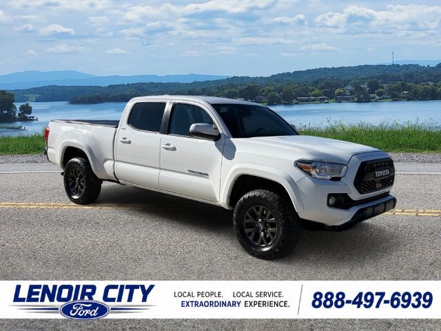 Used 2021 Toyota Tacoma SR5 AWD/4WD image 9