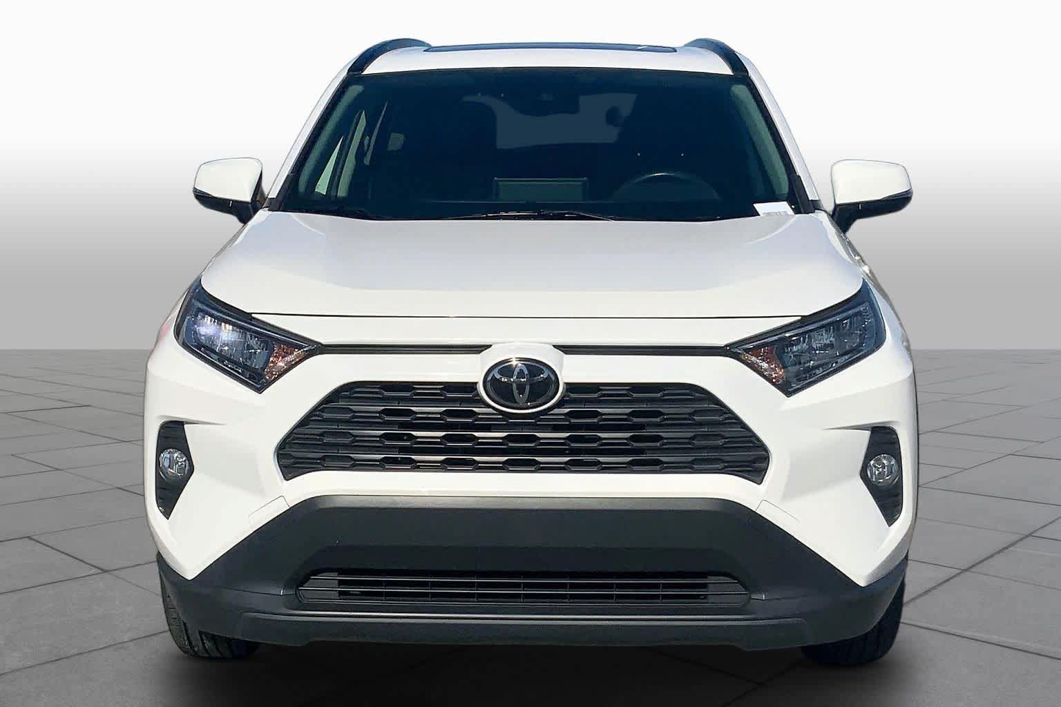 Used 2021 Toyota RAV4 XLE w/ Convenience Package AWD/4WD image 4