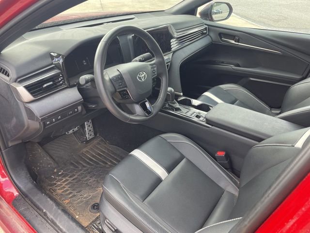 Used 2025 Toyota Camry SE image 8