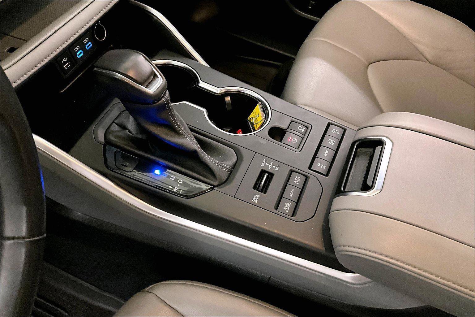 Used 2022 Toyota Highlander XLE image 16