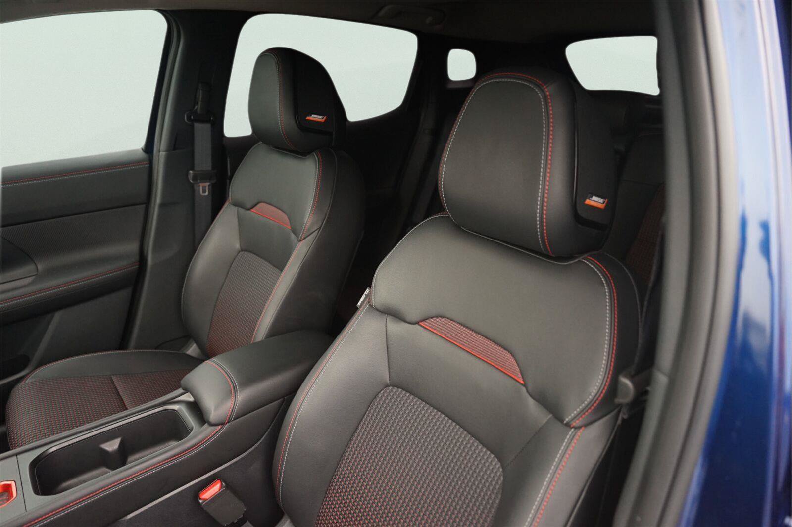Used 2026 Nissan Kicks SR w/ SR Premium Package FWD image 10