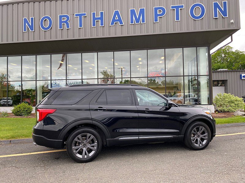 Certified 2023 Ford Explorer XLT w/ Equipment Group 202A AWD/4WD image 5