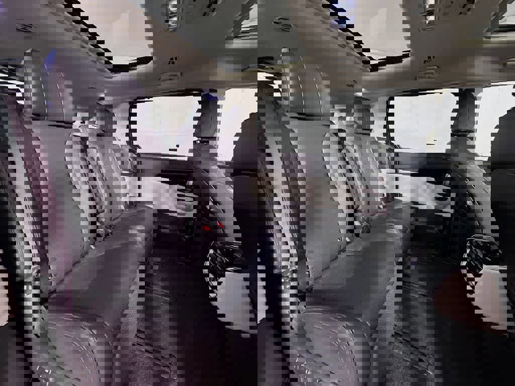 Used 2023 Kia Carnival SX Prestige image 35