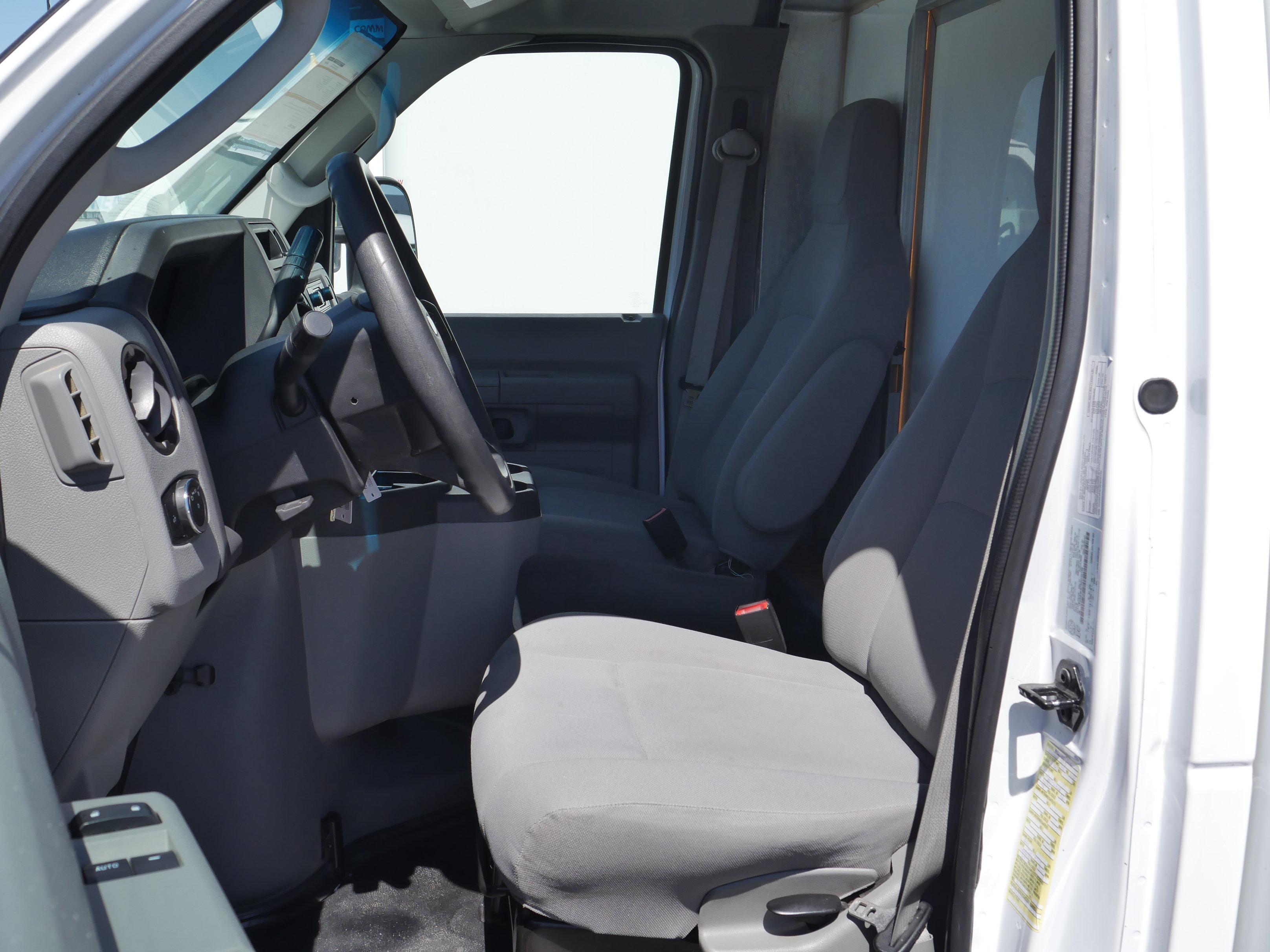 Certified 2024 Ford E-450 and Econoline 450 Super Duty RWD image 3