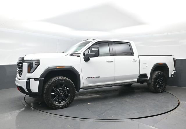 Used 2024 GMC Sierra 2500 AT4 w/ Max Trailering Package AWD/4WD image 4