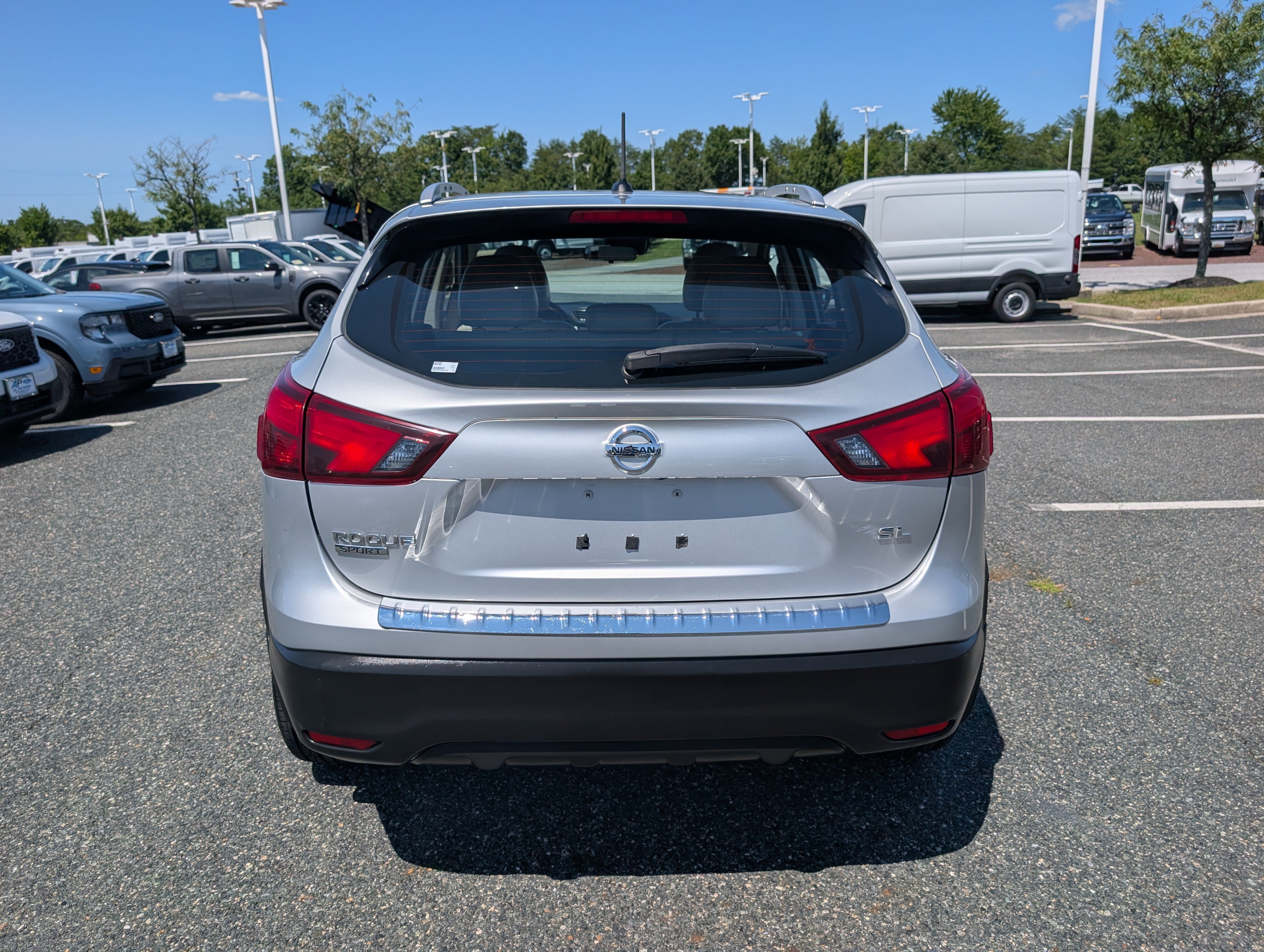 Used 2018 Nissan Rogue Sport SL w/ SL Premium Package FWD image 4