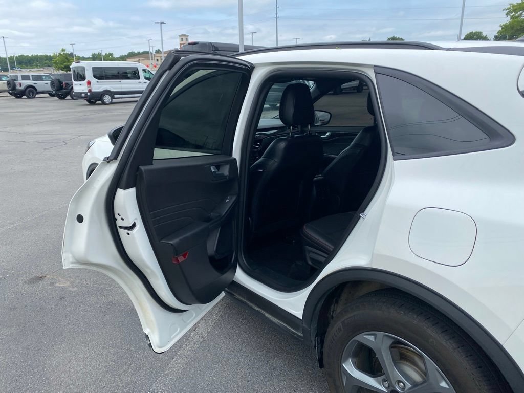 Certified 2025 Ford Escape ST-Line w/ Equipment Group 301A FWD image 27