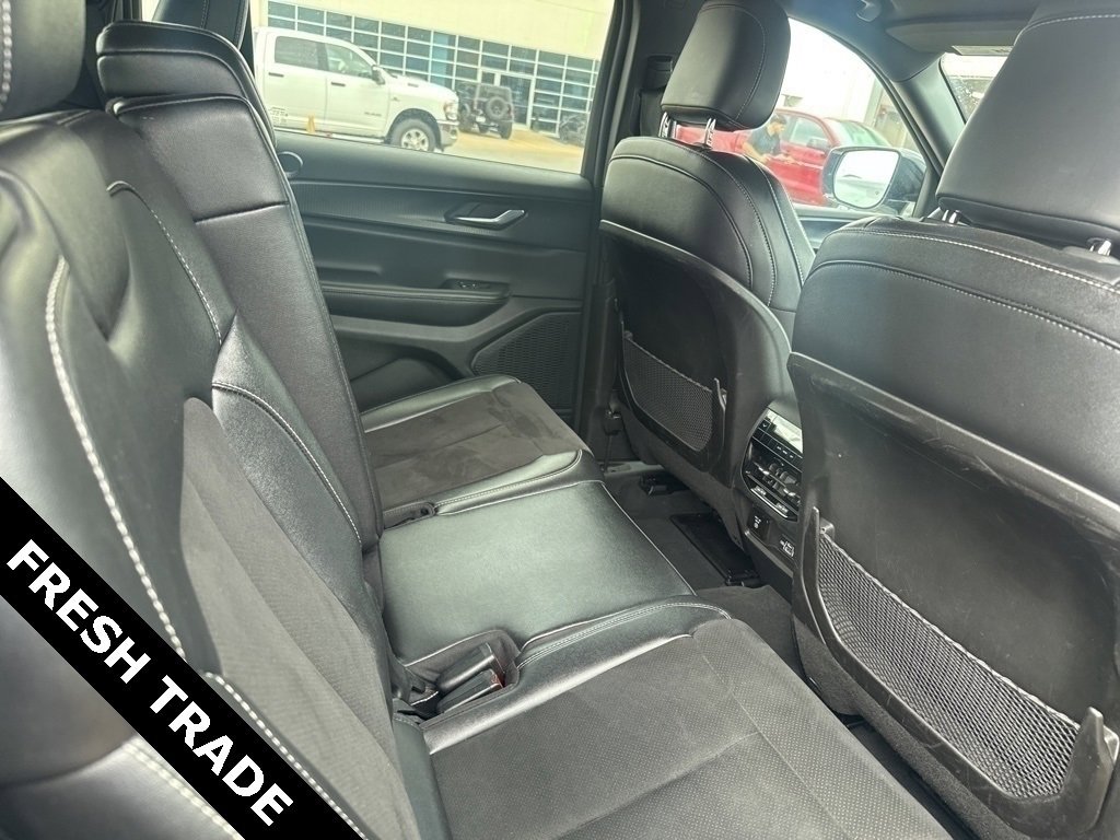 Used 2024 Jeep Grand Cherokee L Altitude image 7