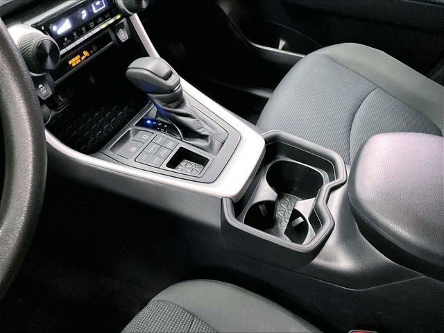 Used 2021 Toyota RAV4 LE AWD/4WD image 16