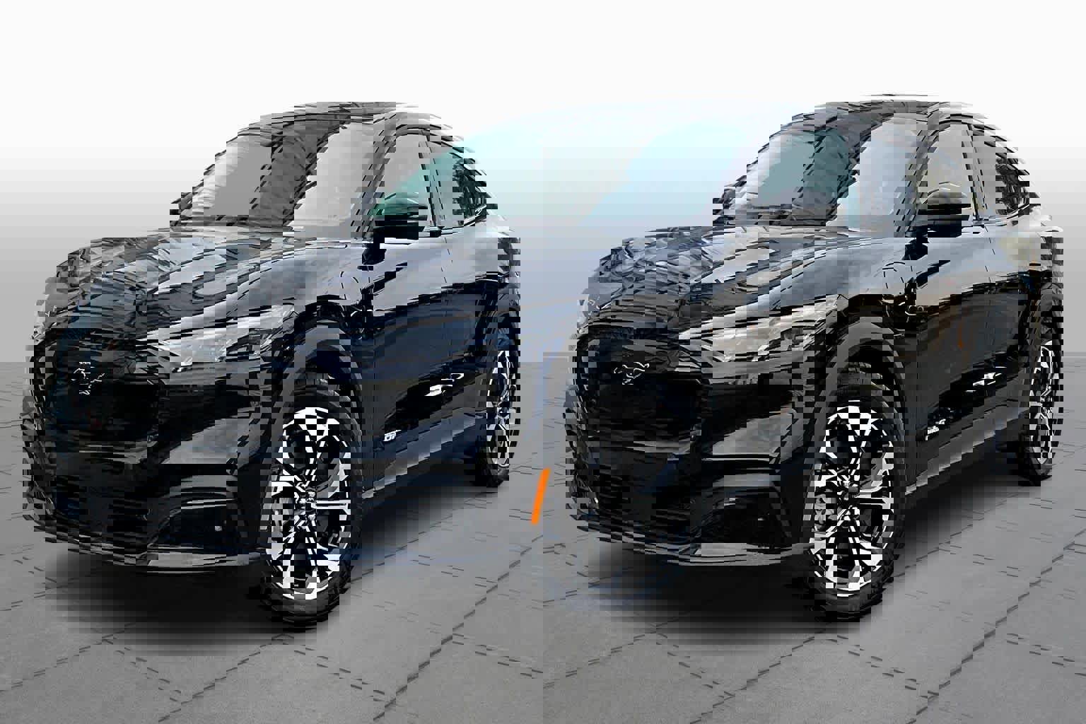 Certified 2025 Ford Mustang Mach-E Select image 6