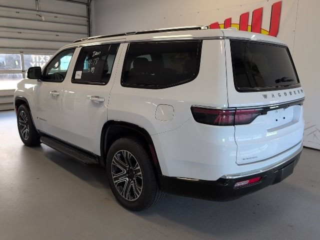 Used 2023 Jeep Wagoneer Series II AWD/4WD image 2
