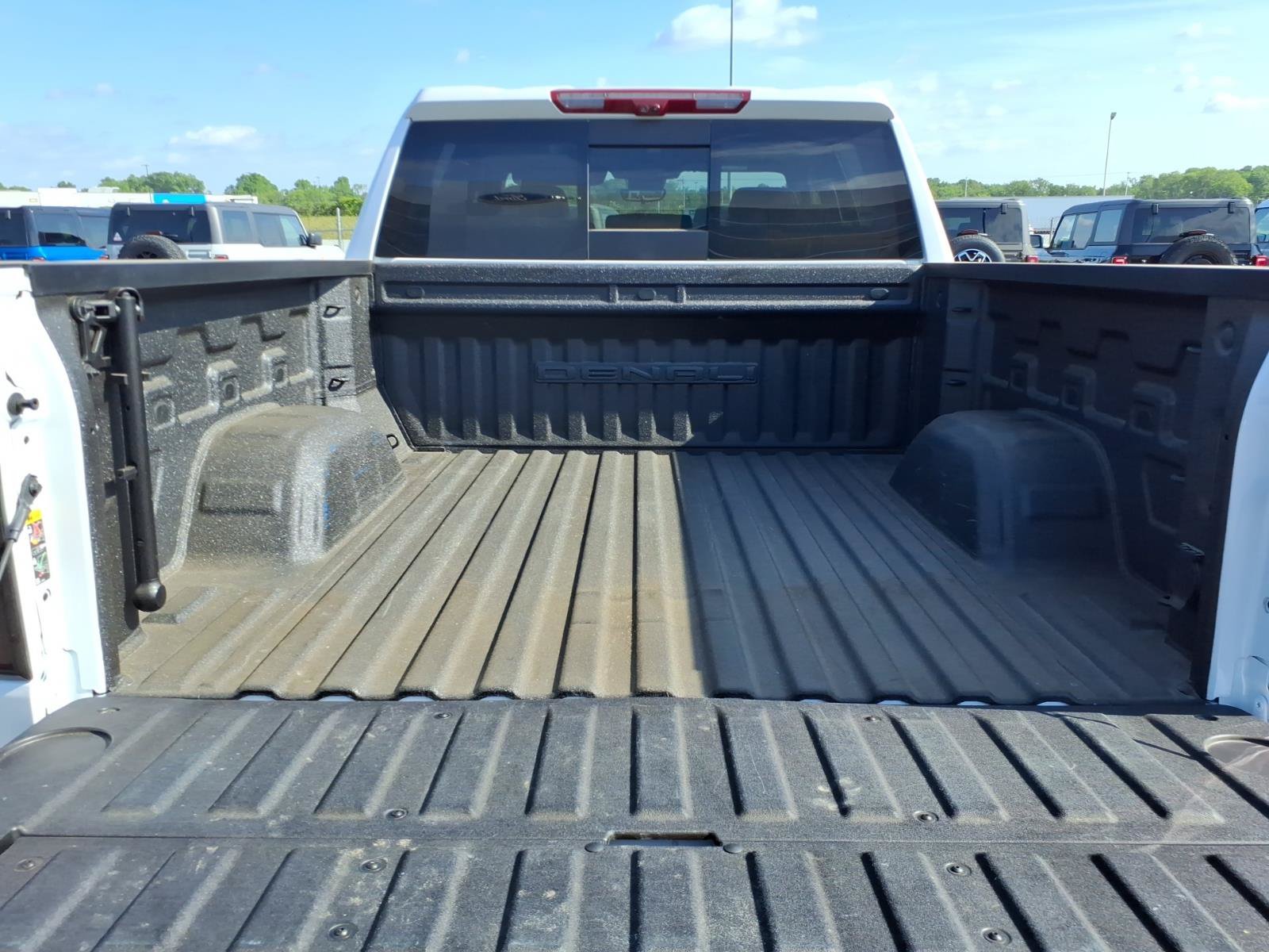 Used 2023 GMC Sierra 1500 Denali w/ Denali Reserve Package AWD/4WD image 10