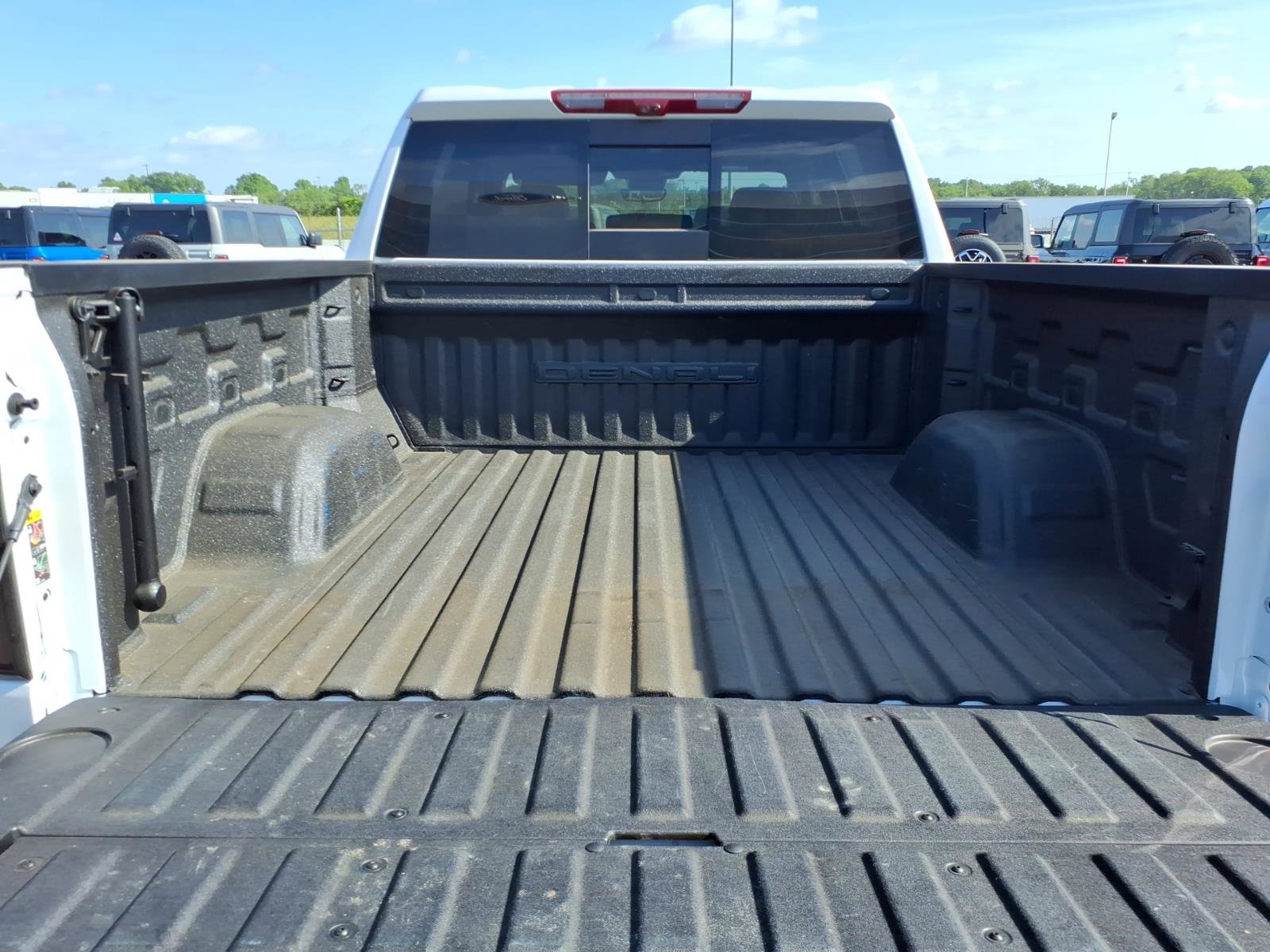 Used 2023 GMC Sierra 1500 Denali w/ Denali Reserve Package AWD/4WD image 10