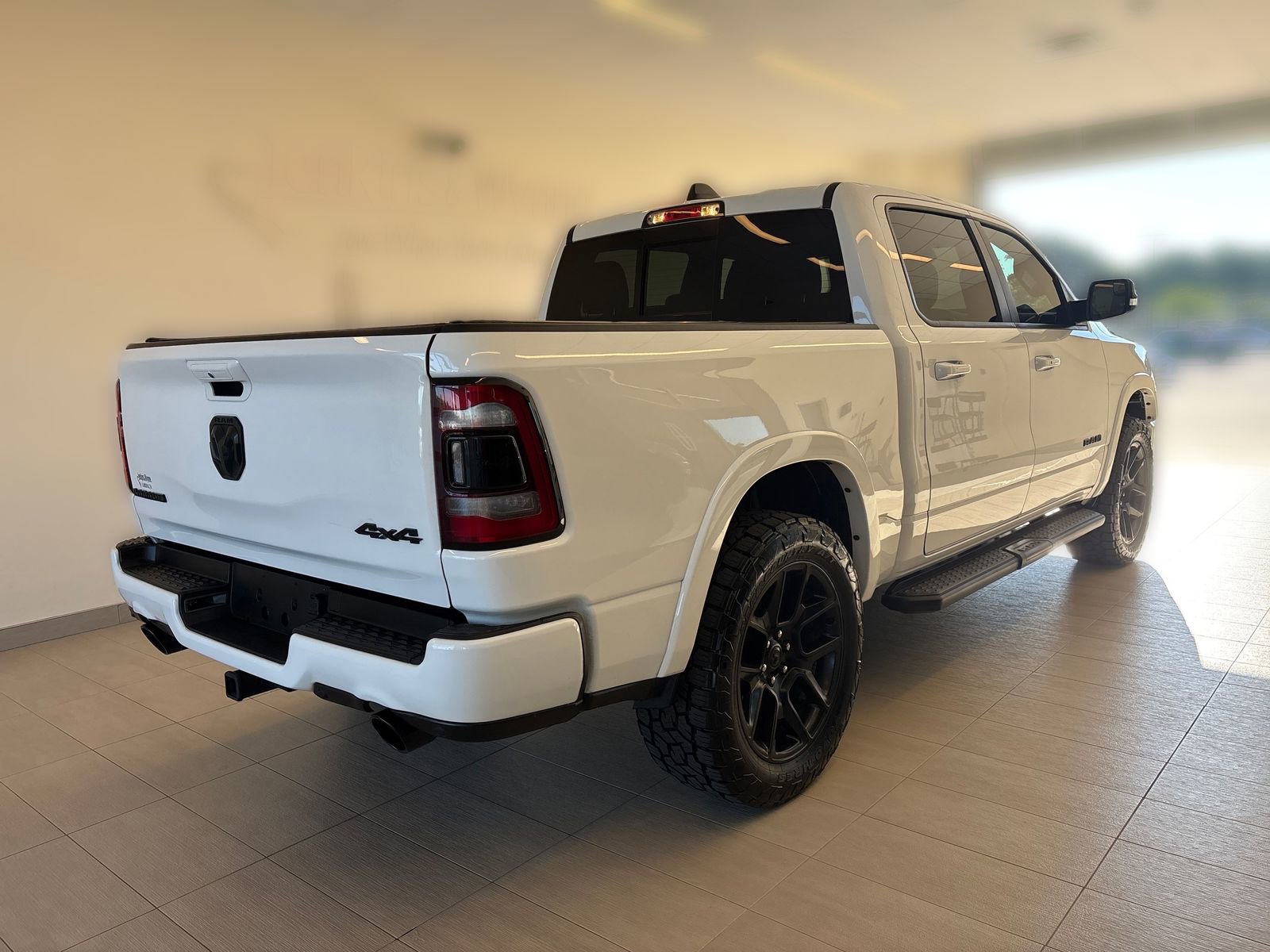 Used 2021 RAM 1500 Laramie AWD/4WD image 3