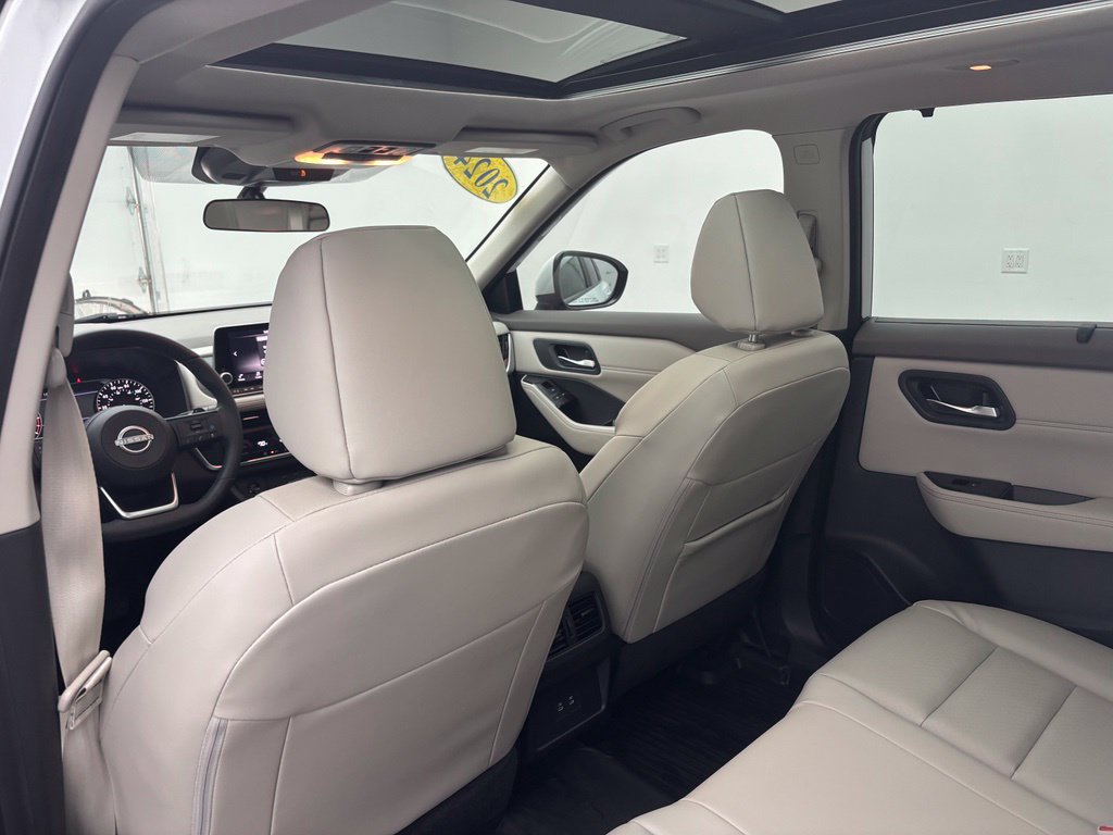 Used 2024 Nissan Rogue SV w/ SV Premium Package FWD image 35