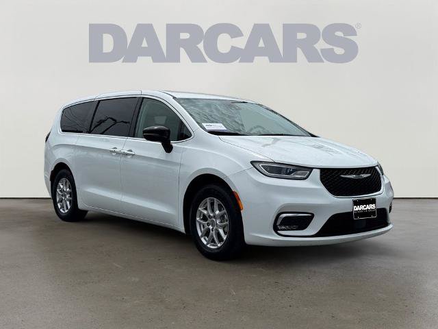 Used 2024 Chrysler Pacifica Touring-L