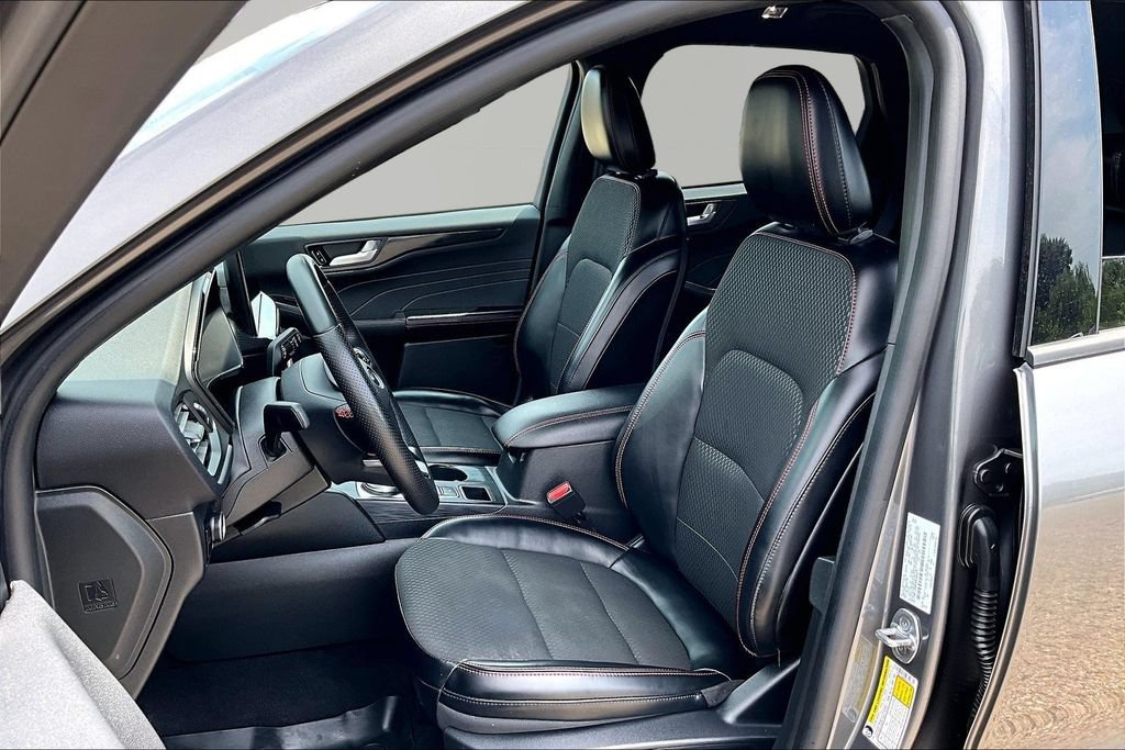 Certified 2024 Ford Escape ST-Line w/ Tech Pack #1 AWD/4WD image 25