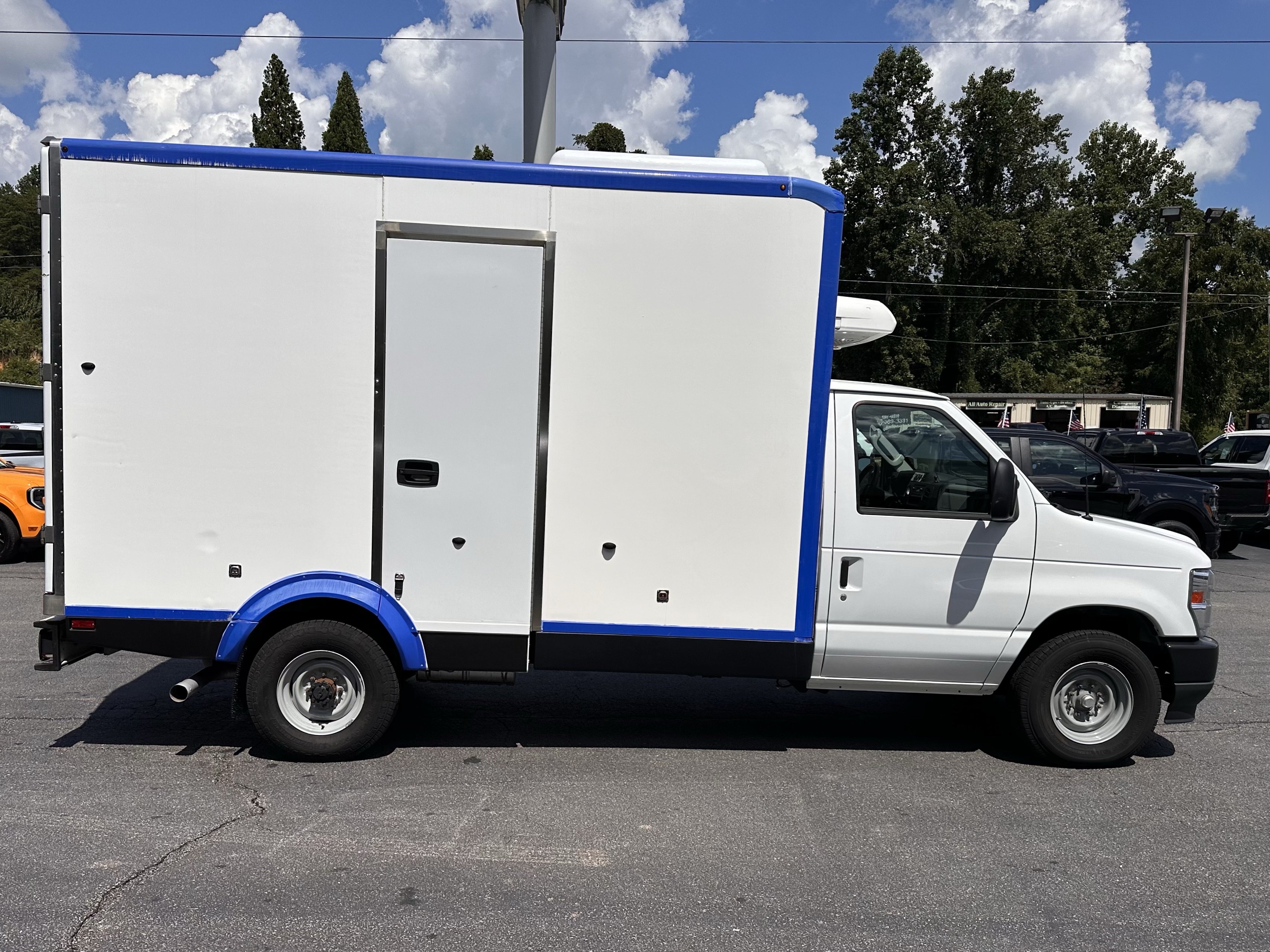 Certified 2024 Ford E-350 and Econoline 350 Super Duty w/ Power Windows & Locks Group RWD image 5