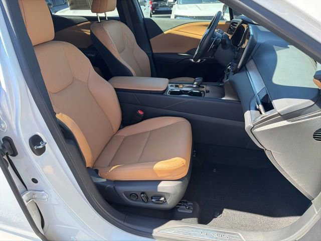 Used 2024 Lexus RX 350 Premium w/ Convenience Package image 17