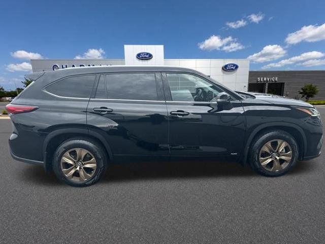 Used 2022 Toyota Highlander Bronze Edition AWD/4WD image 9